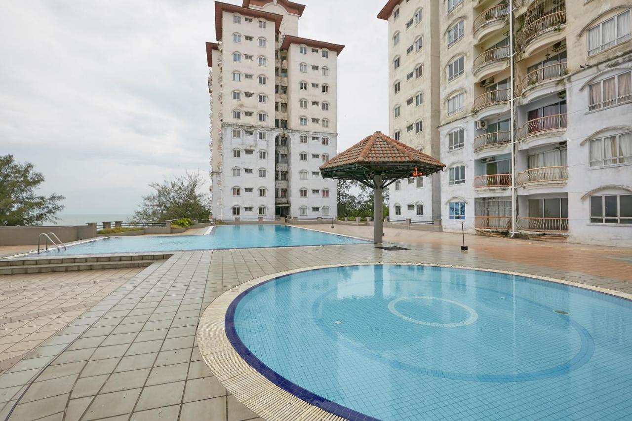 Sunshine Bay Resort Port Dickson Exterior foto