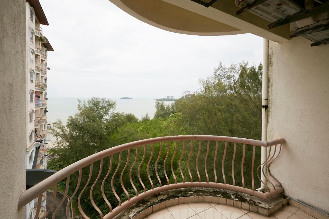 Sunshine Bay Resort Port Dickson Exterior foto