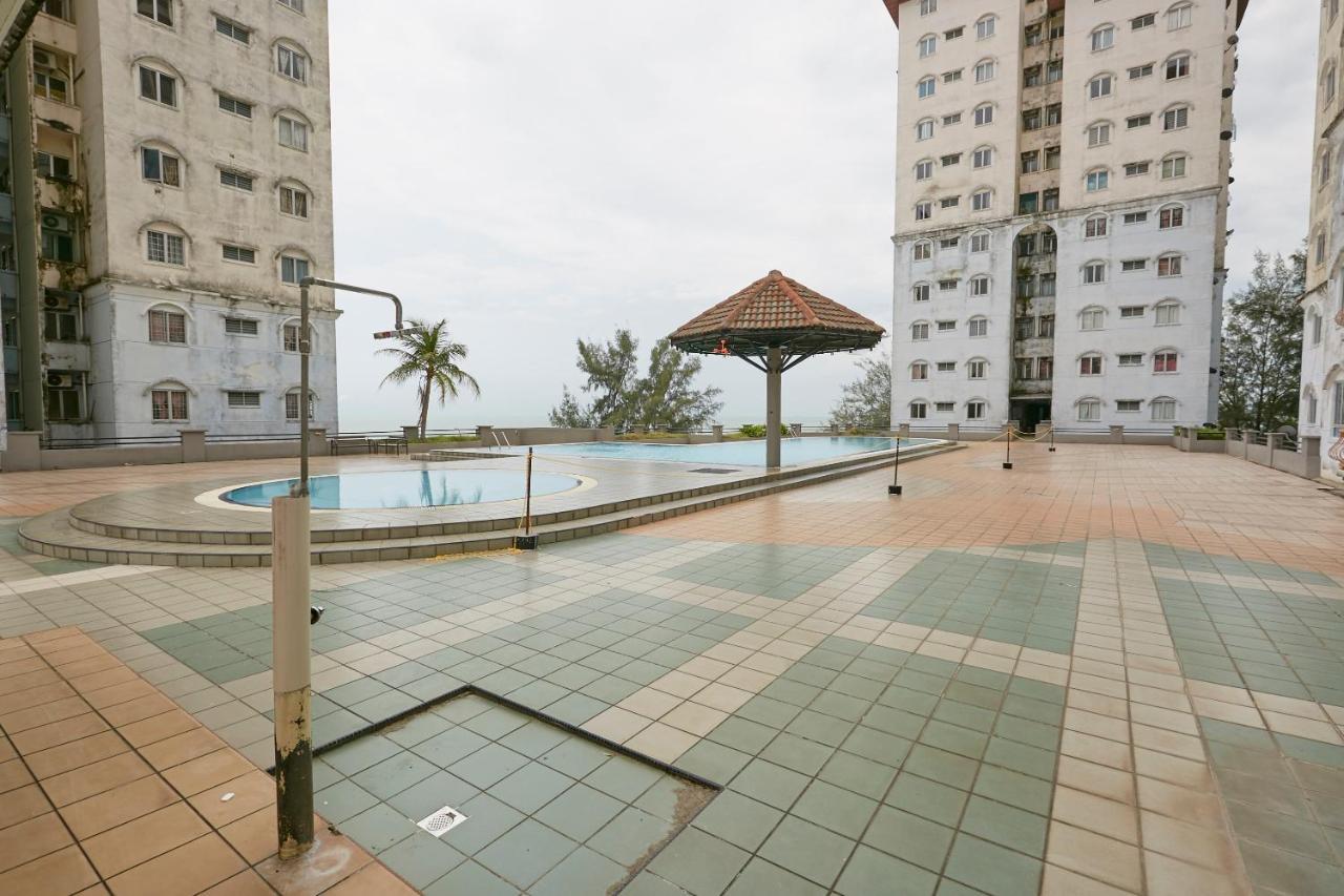 Sunshine Bay Resort Port Dickson Exterior foto