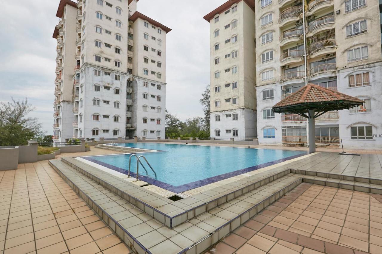 Sunshine Bay Resort Port Dickson Exterior foto
