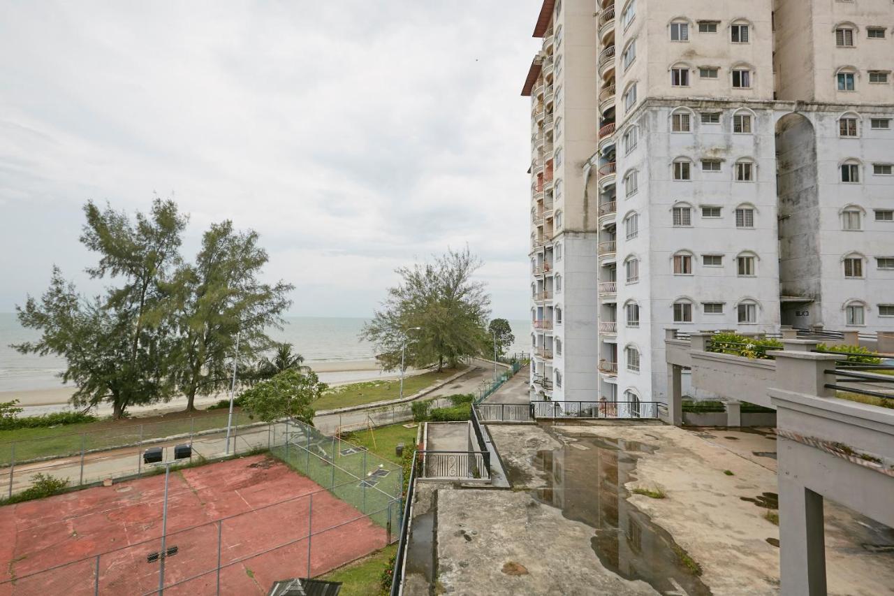 Sunshine Bay Resort Port Dickson Exterior foto