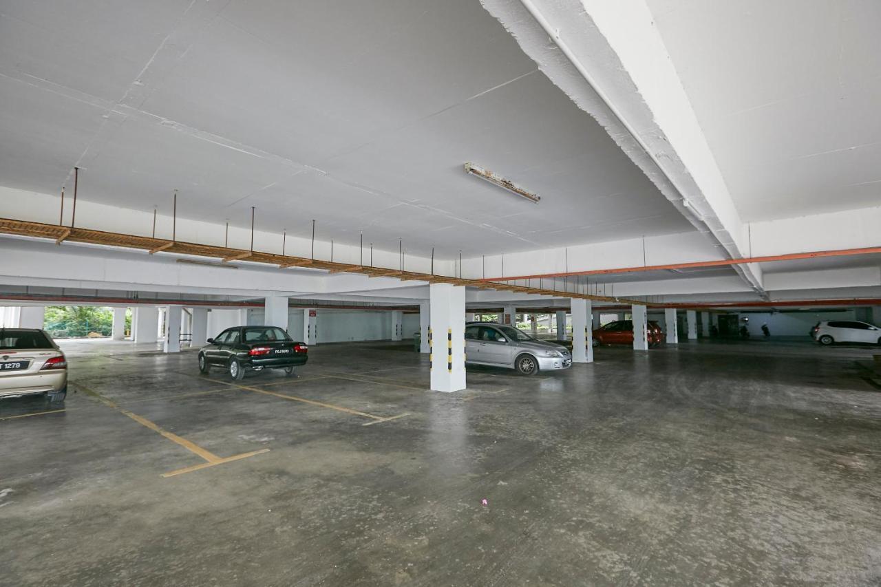 Sunshine Bay Resort Port Dickson Exterior foto